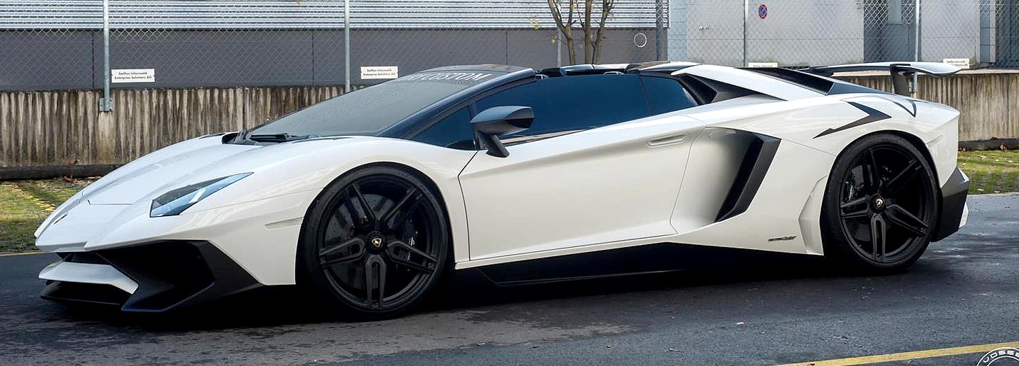 Black & White Lamborghini Aventador SV Roadster