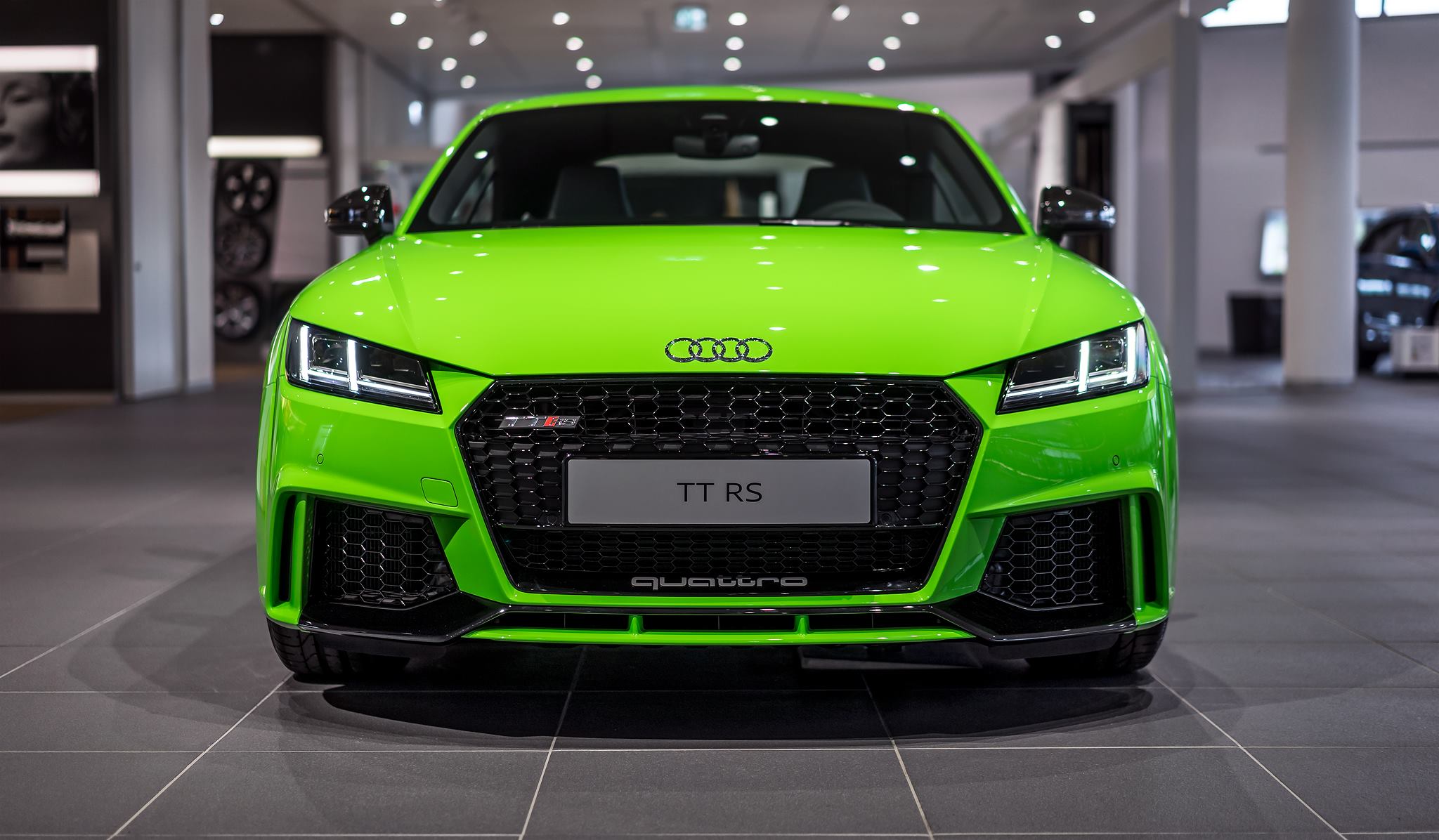 2017-audi-tt-rs-in-lime-green-looks-like-a-tiny-exotic-car-107770_1.jpg
