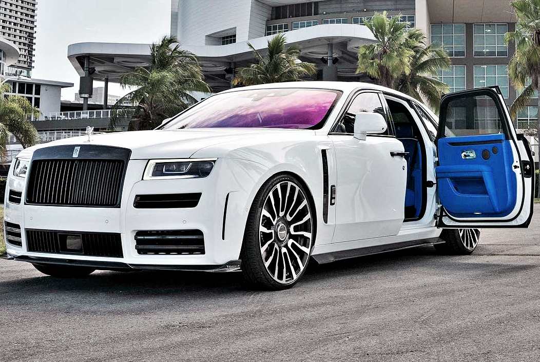 Роллс ройс мансори. Rolls Royce Ghost Mansory 2022. Rolls Royce Mansory 2022. Rolls Royce Ghost Mansory. Rolls Royce Mansory 2023.