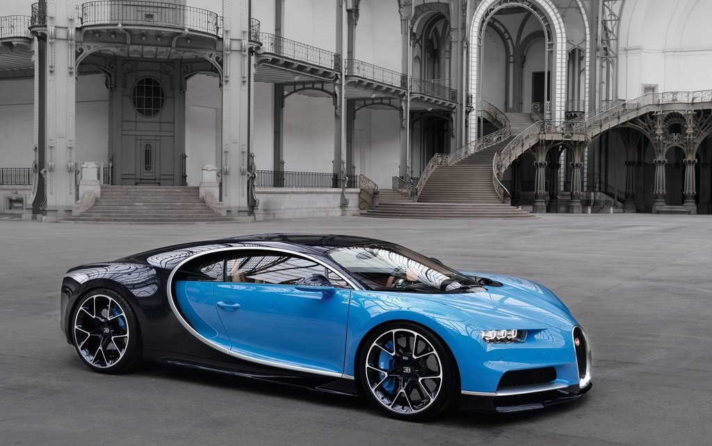 Bugatti-Chiron_2017_1024x768_wallpaper_03.jpg