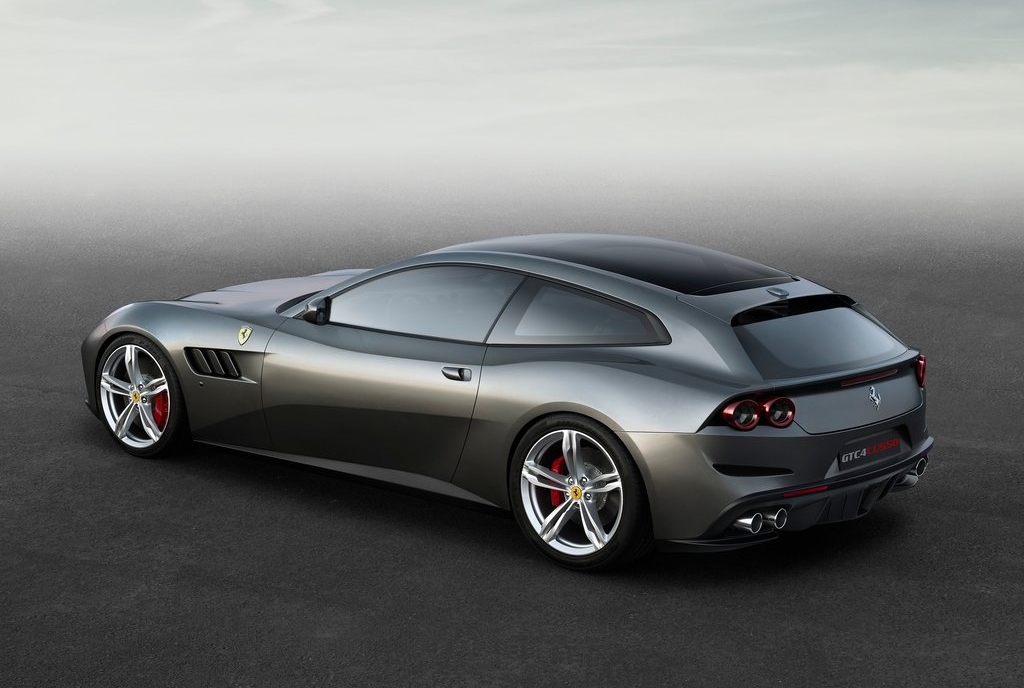 Ferrari-GTC4_Lusso_2017_1024x768_wallpaper_04.jpg