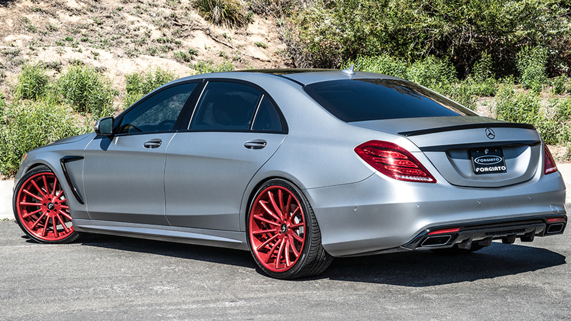 Брабус s63 AMG черно фиолетовый