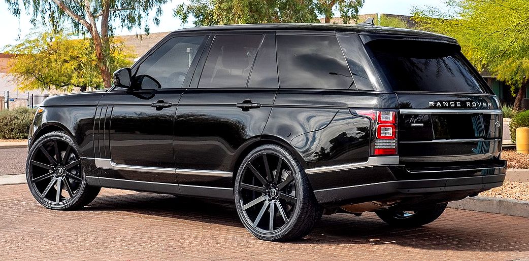 Range_Rover_on_Redbourne_Kensington_gloss_black_wheels_-_3.jpg
