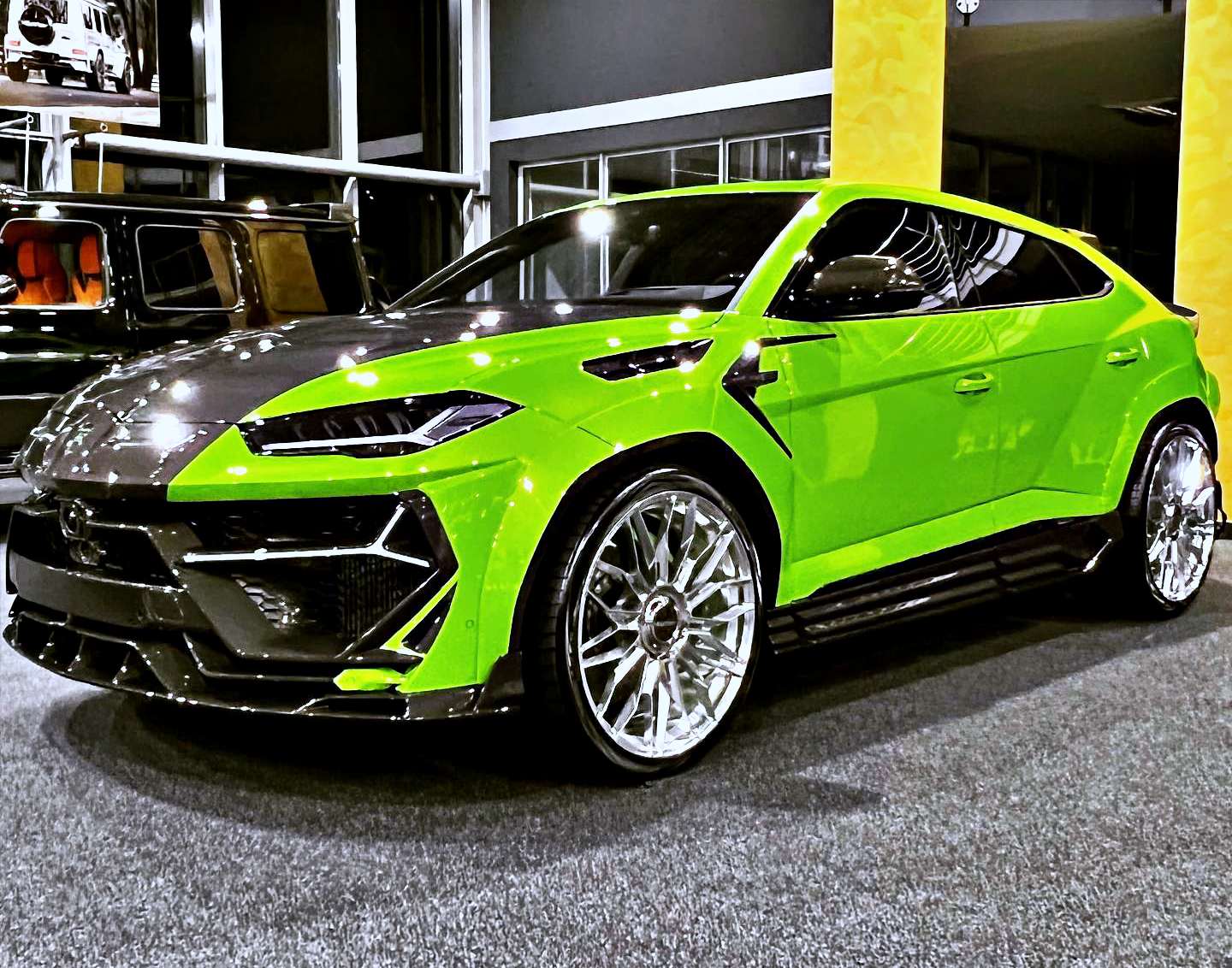 Keyvany Lamborghini Urus Lime Green