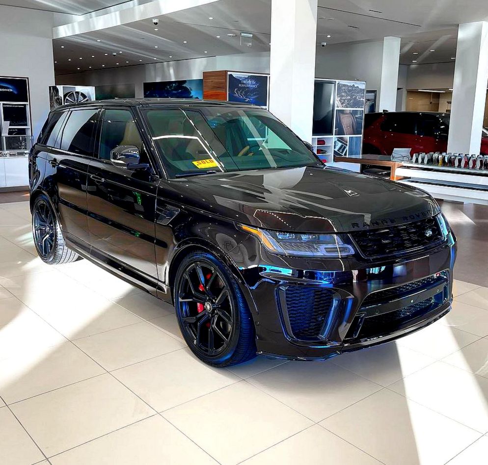 landroverparsippany_252966548_425834152481477_4454416579800632516_n.jpg