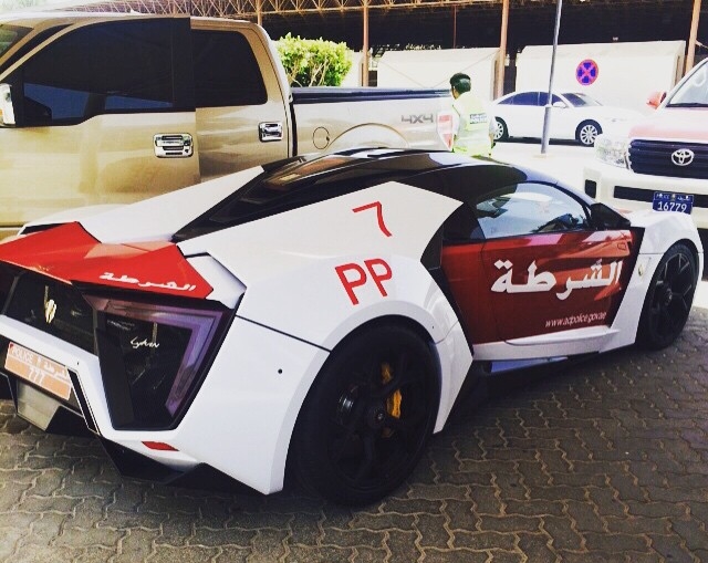 lykan-hypersport-joins-the-abu-dhabi-police-force-image-via-zero2turbo_100512840_m.jpg